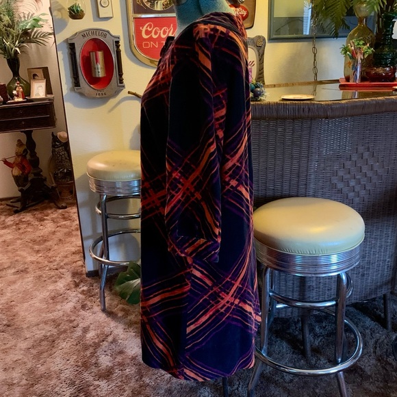 Size L adorable thin corduroy big button plaid dress - Picture 2 of 9